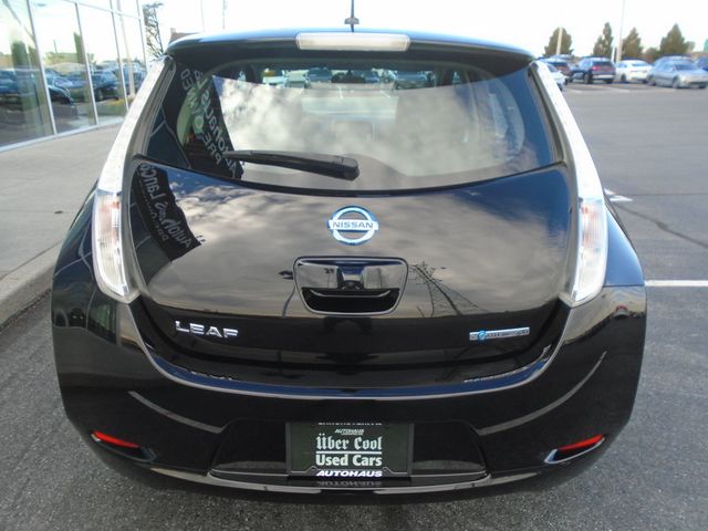 2017 Nissan Leaf SV Hatchback - 22942052 - 4