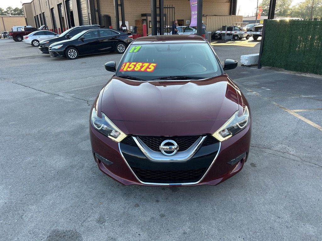 2017 Nissan Maxima photo 2