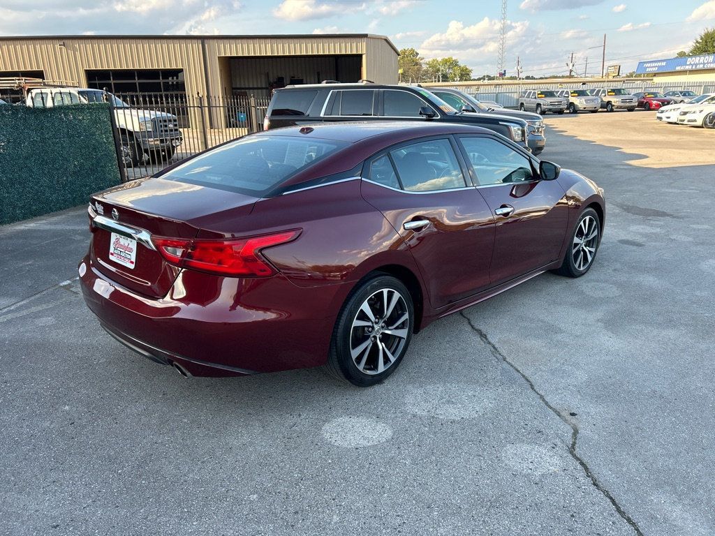 2017 Nissan Maxima photo 4