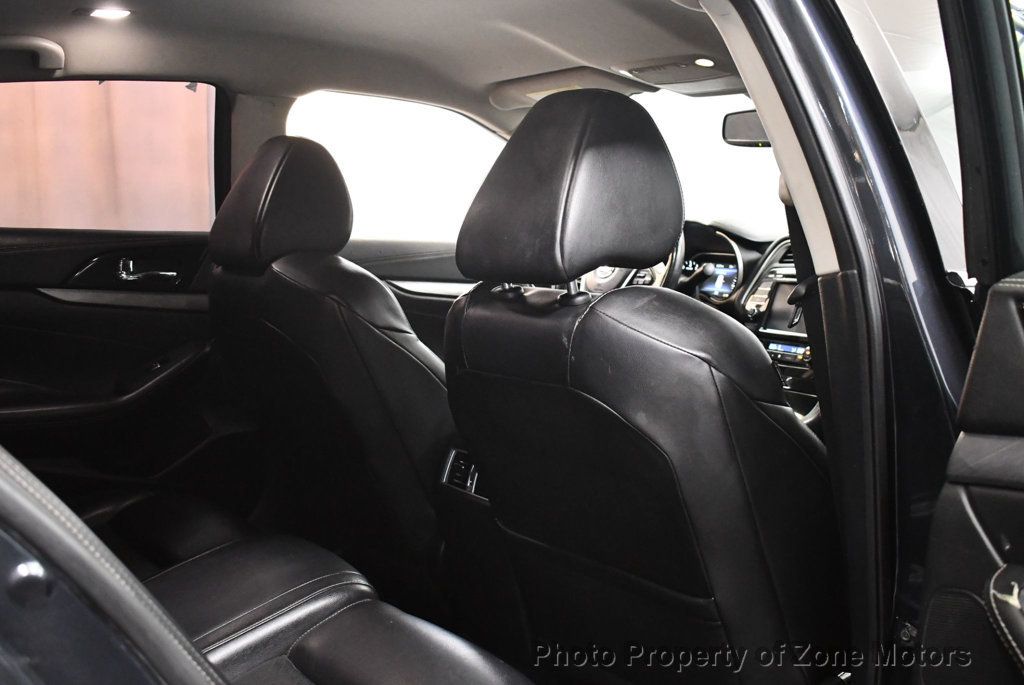 2017 Nissan Maxima SV photo 14
