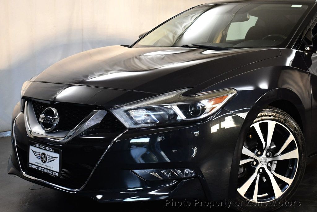 2017 Nissan Maxima SV photo 2
