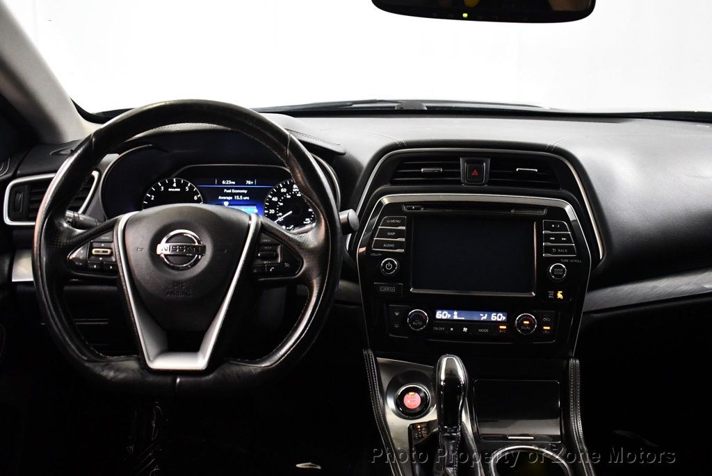 2017 Nissan Maxima SV photo 21