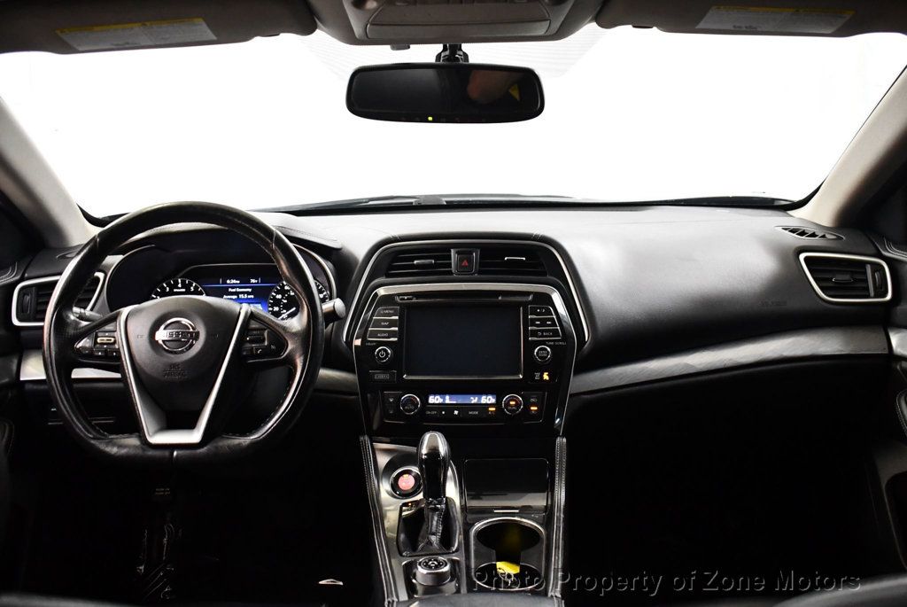 2017 Nissan Maxima SV photo 23