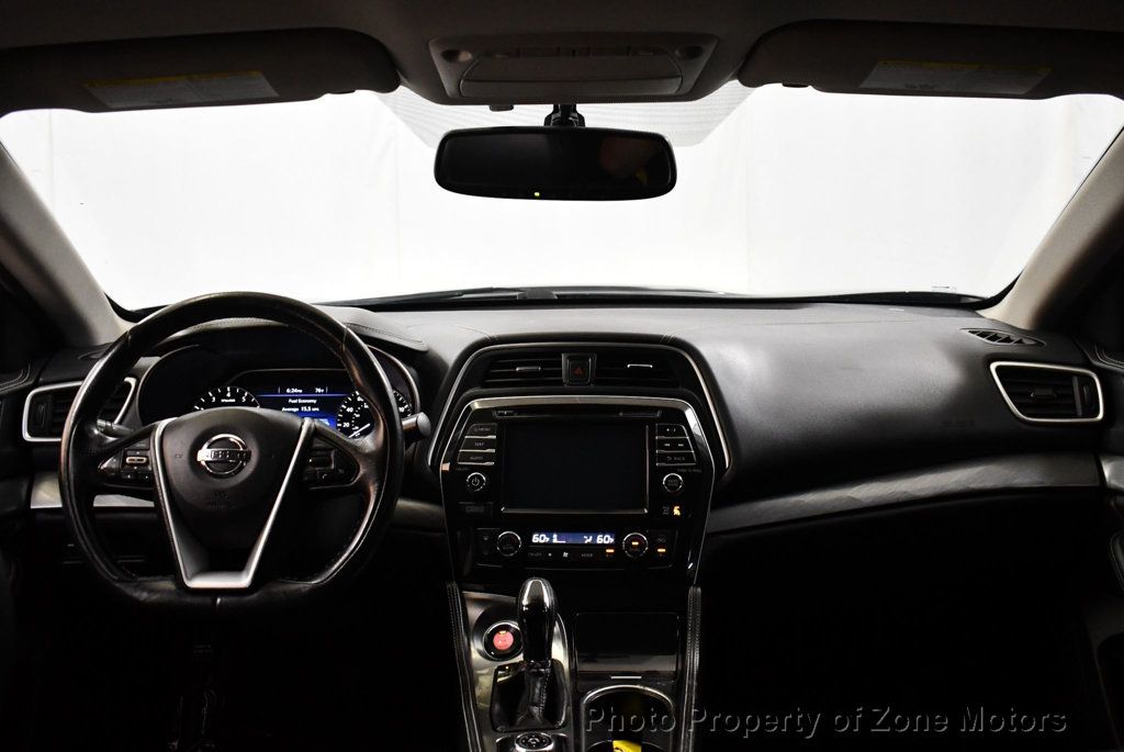 2017 Nissan Maxima SV photo 24