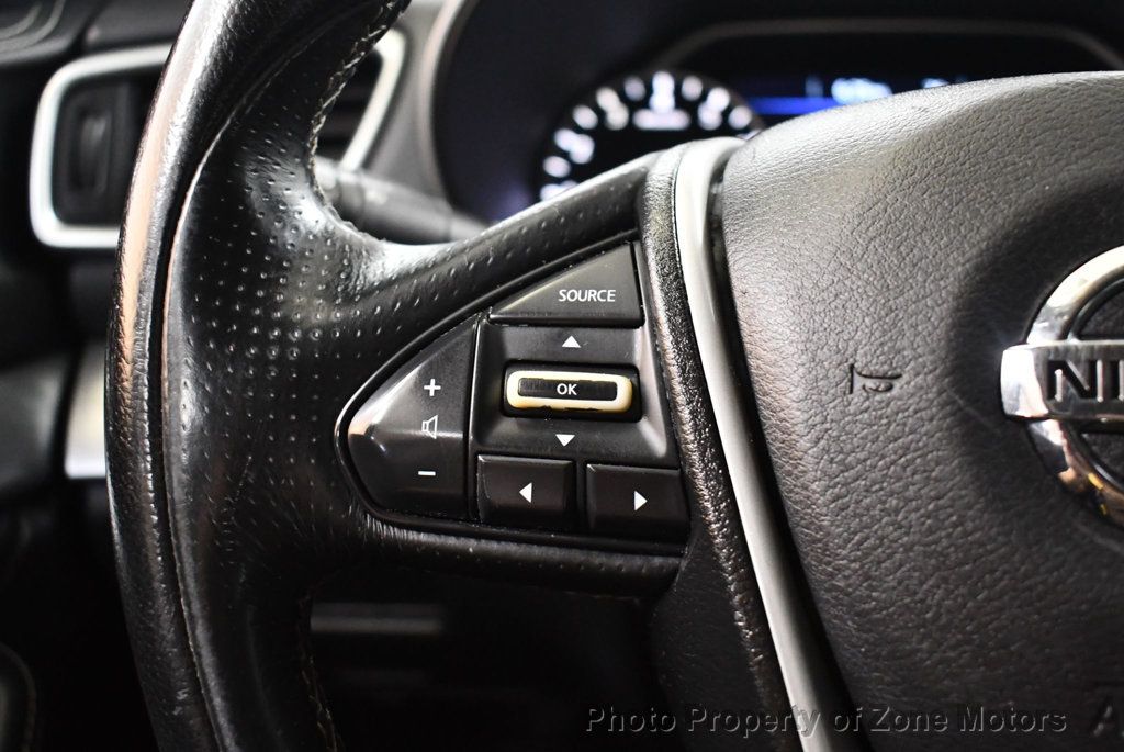 2017 Nissan Maxima SV photo 28