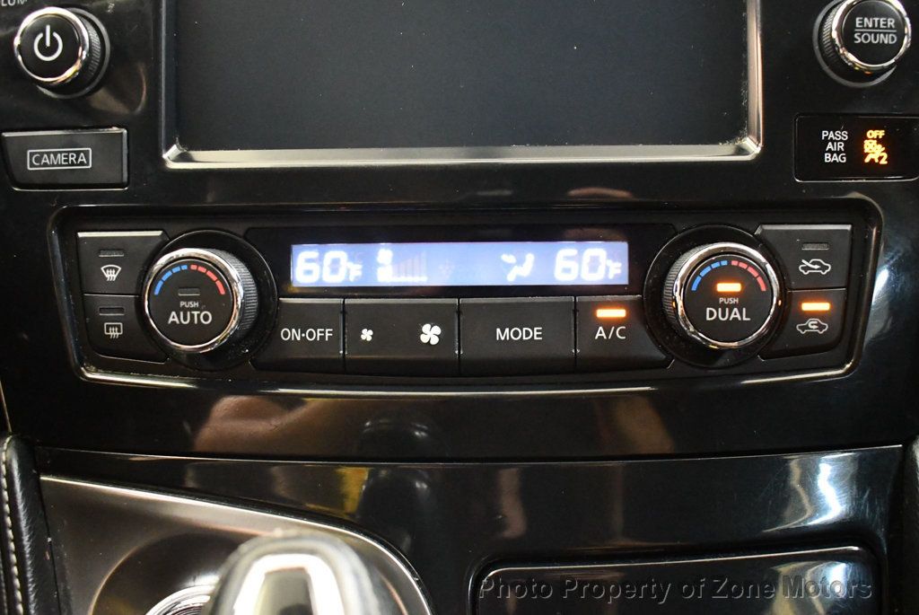 2017 Nissan Maxima SV photo 30