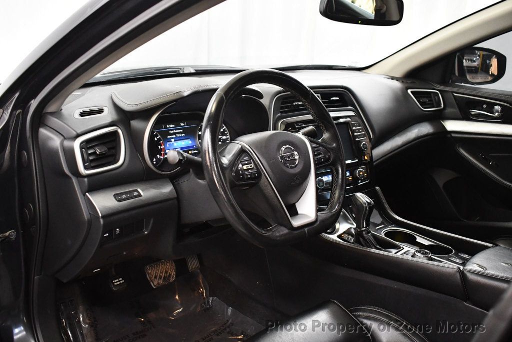 2017 Nissan Maxima SV photo 5