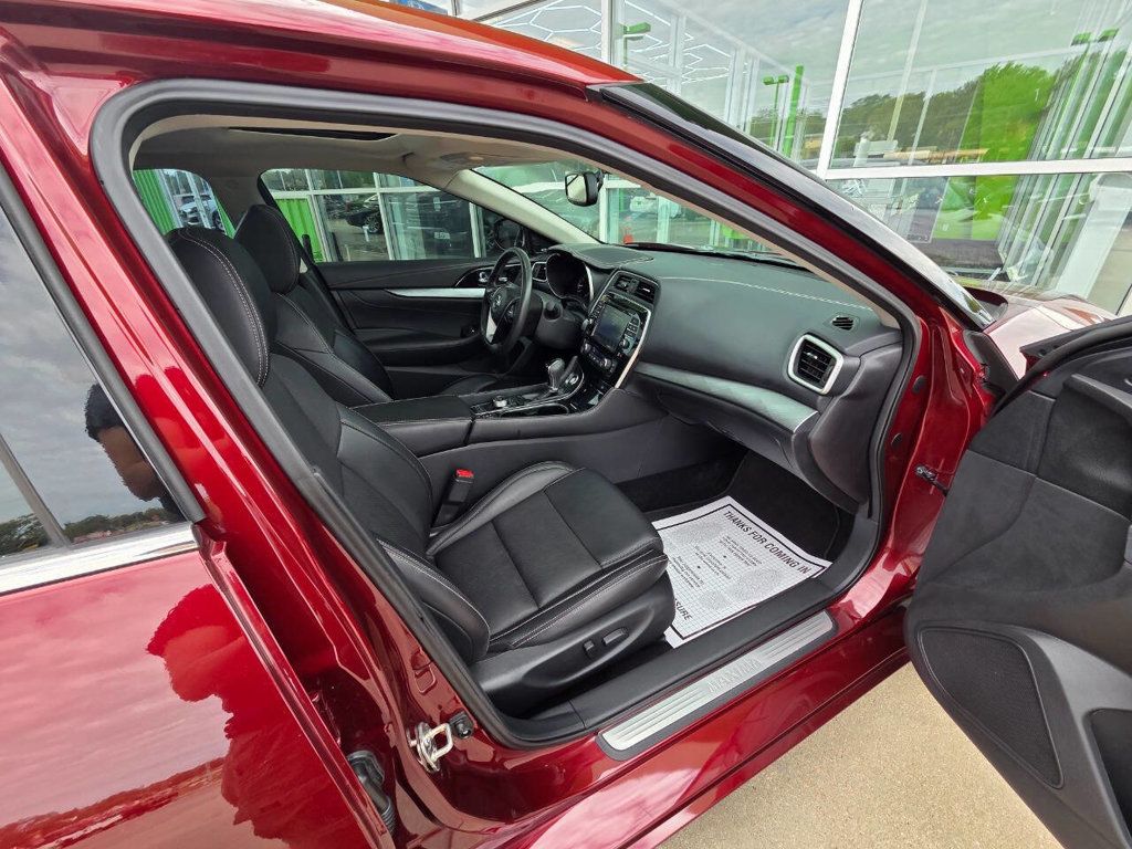2017 Nissan Maxima SL photo 16
