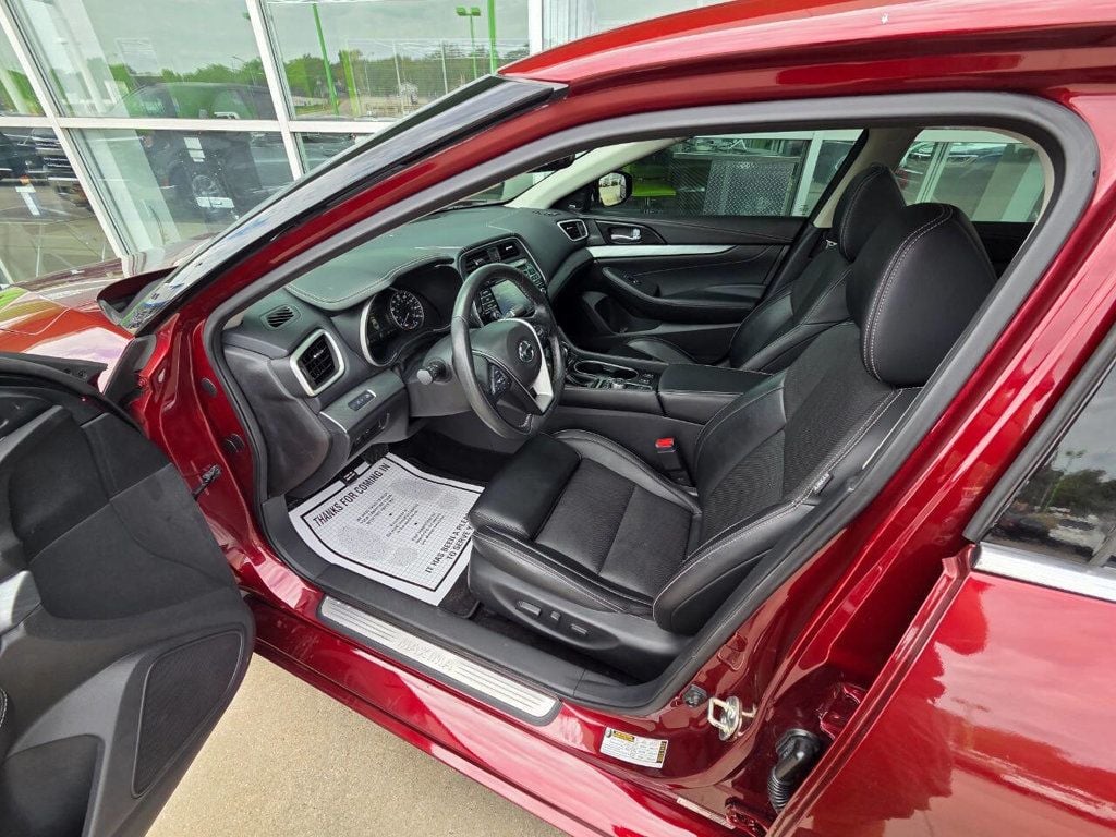 2017 Nissan Maxima SL photo 9