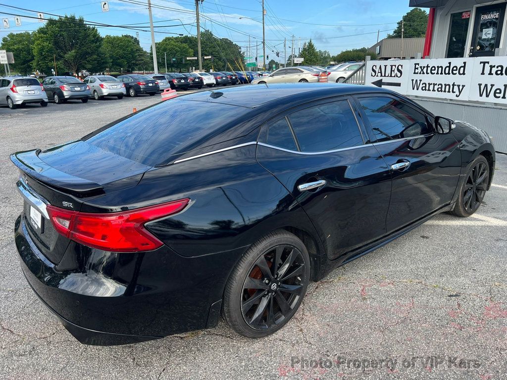 2017 Nissan Maxima SR photo 4