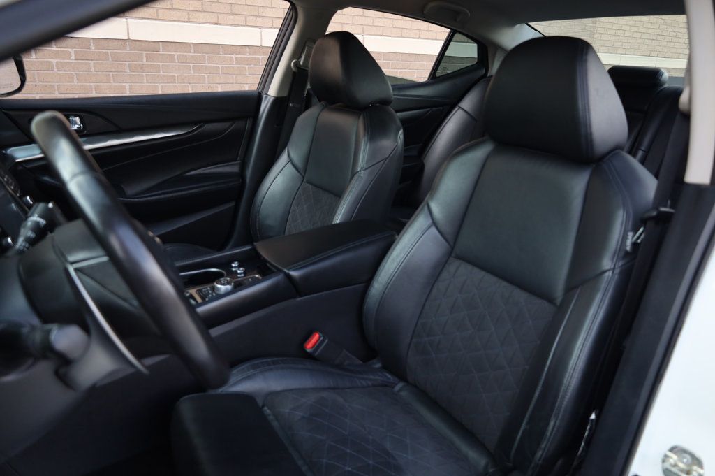 2017 Nissan Maxima SR photo 13