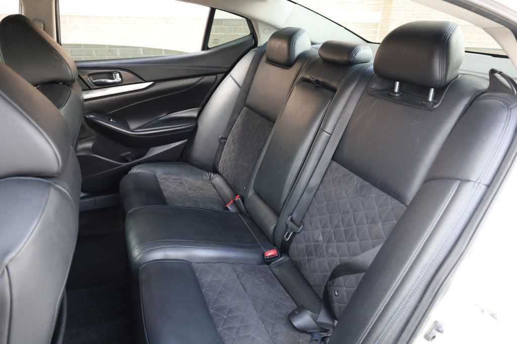 2017 Nissan Maxima SR photo 17