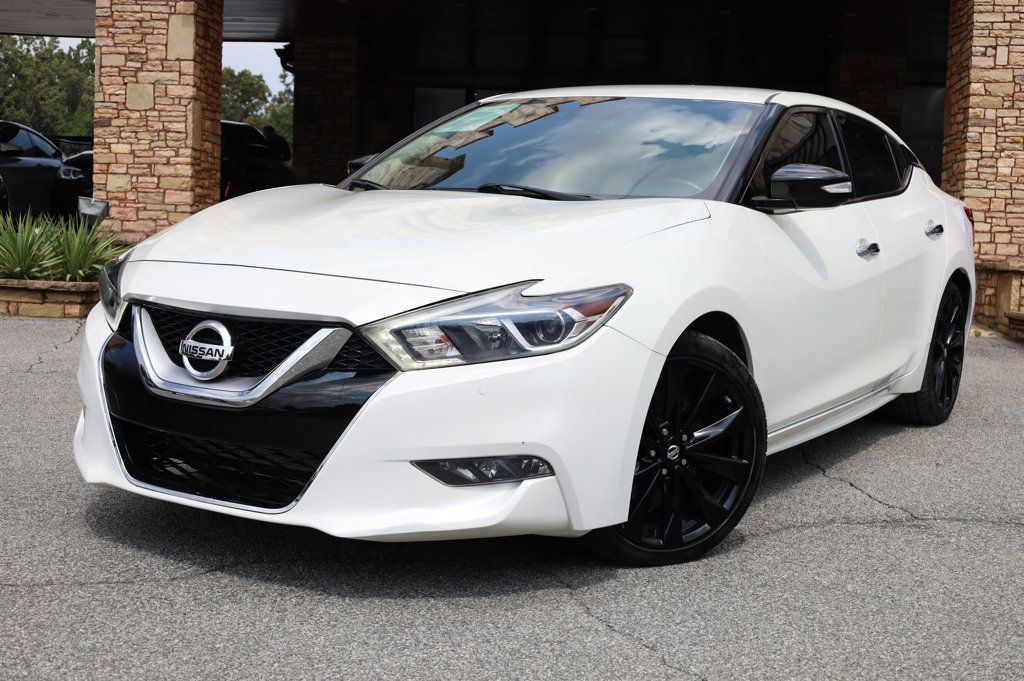 2017 Nissan Maxima SR photo 2