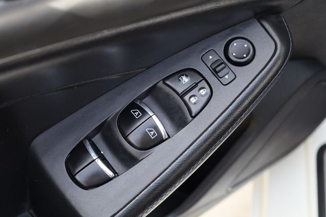 2017 Nissan Maxima SR 3.5L - 22879759 - 32