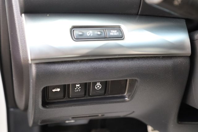 2017 Nissan Maxima SR 3.5L - 22879759 - 33