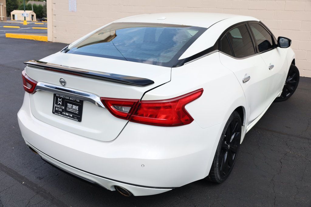 2017 Nissan Maxima SR photo 9