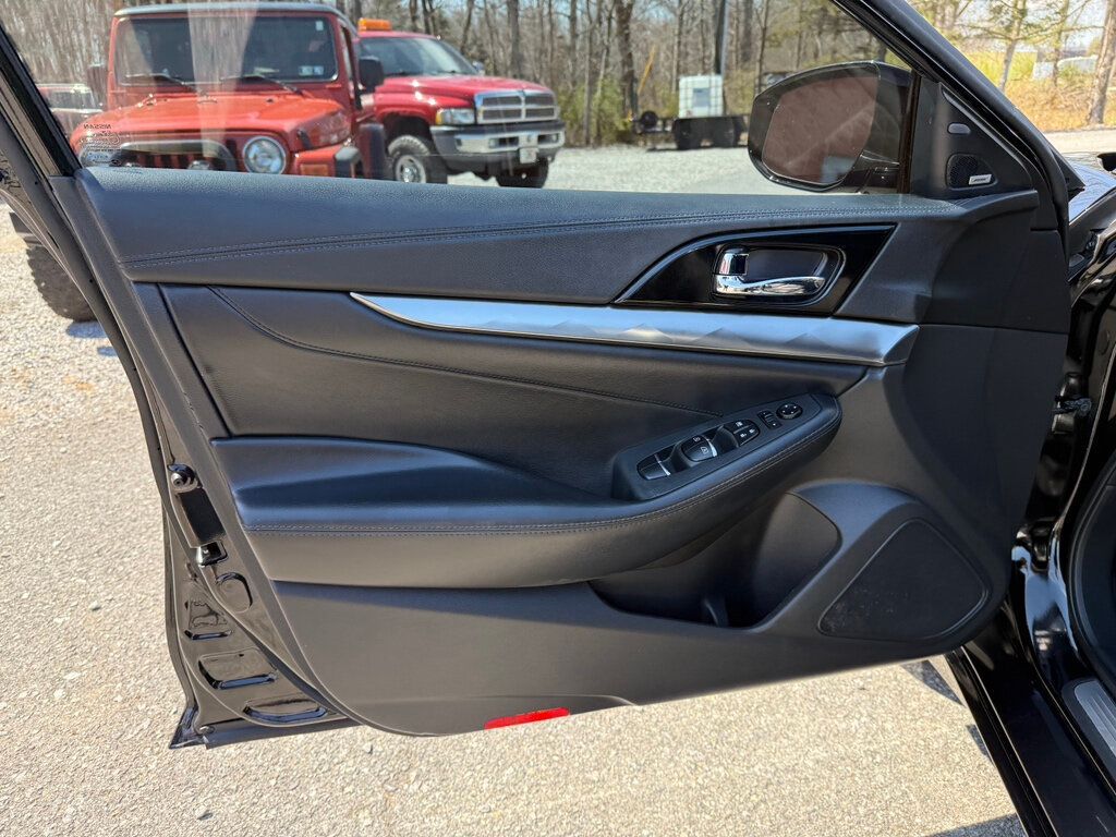 2017 Nissan Maxima SR 3.5L - 22989664 - 17