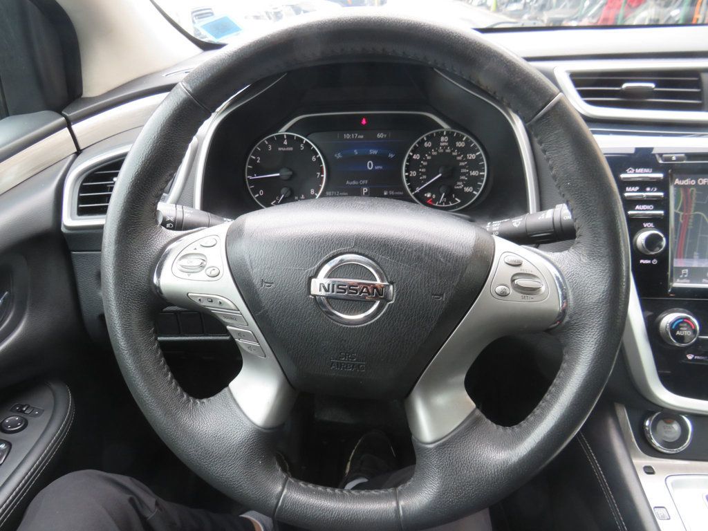 2017 Nissan Murano SV photo 13