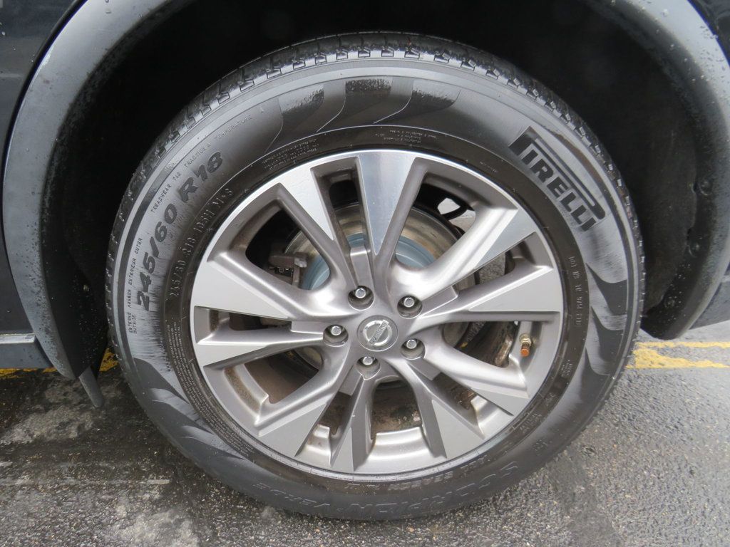 2017 Nissan Murano SV photo 16
