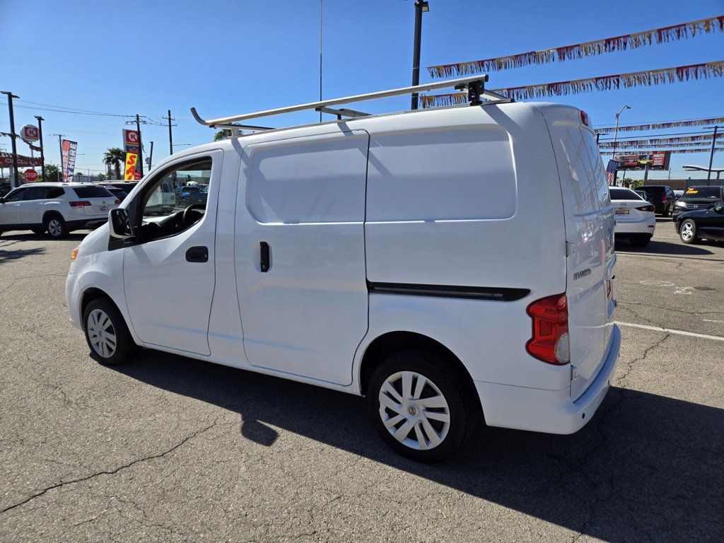 2017 Nissan NV200 SV photo 3