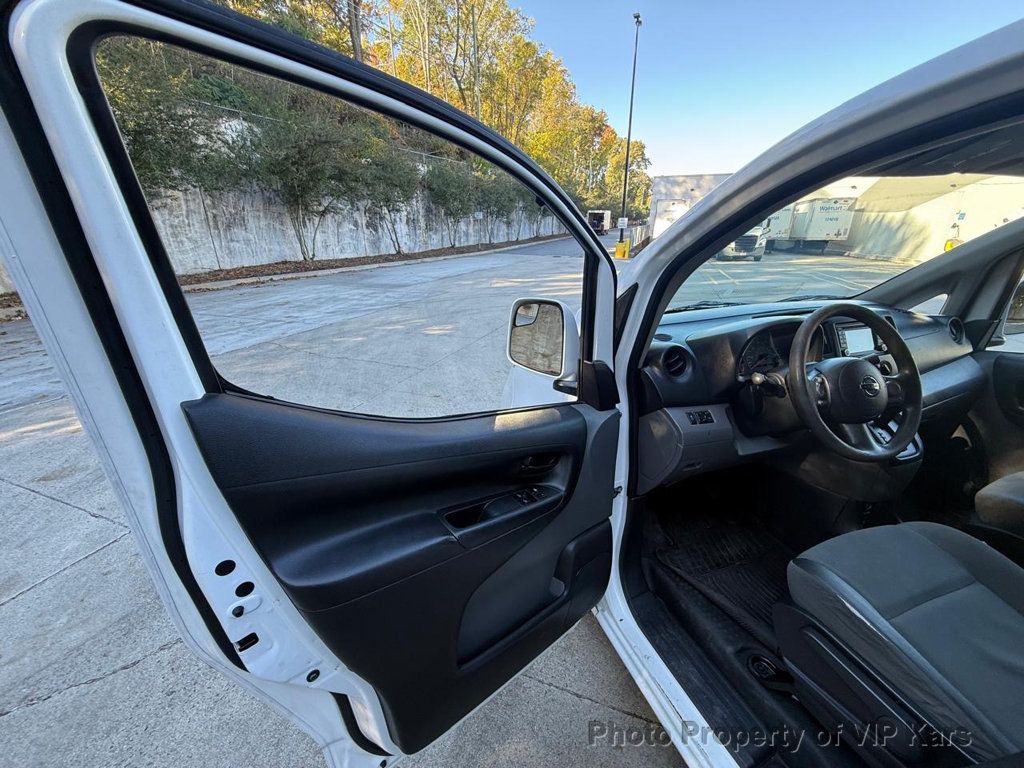 2017 Nissan NV200 Compact Cargo SV 2.0L CVT - 22940486 - 9