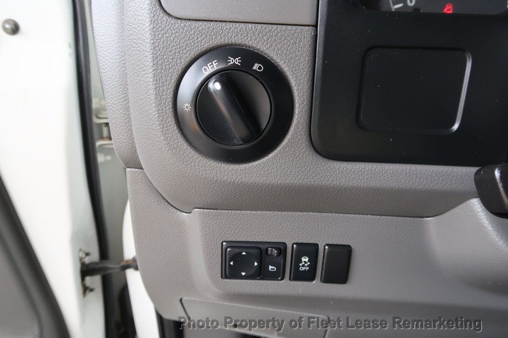 2017 Nissan NV Cargo NV1500 SV Low Roof Cargo Van Ladder Rack - 22951413 - 32