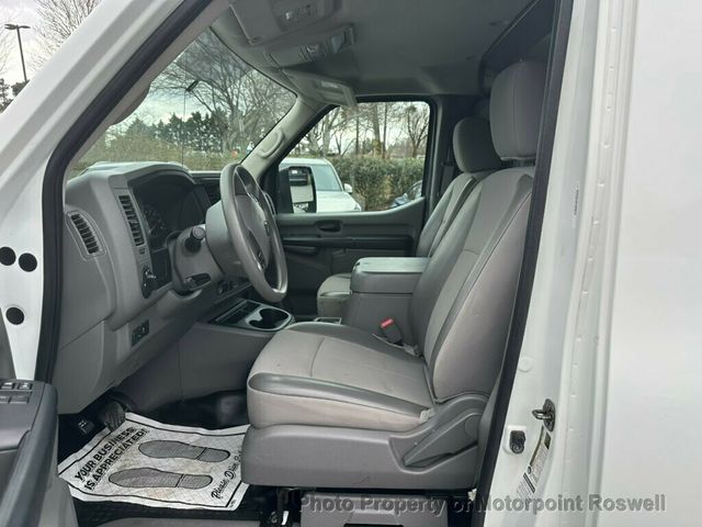 2017 Nissan NV Cargo NV2500 HD Standard Roof V6 SV - 22974926 - 9