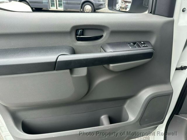 2017 Nissan NV Cargo NV2500 HD Standard Roof V6 SV - 22974926 - 12