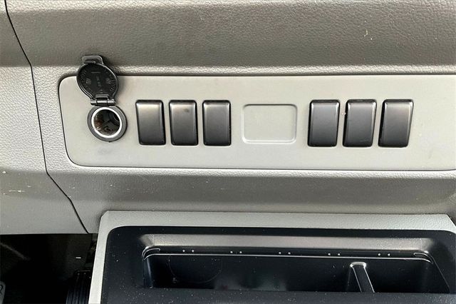 2017 Nissan NV Cargo S - 22940242 - 22