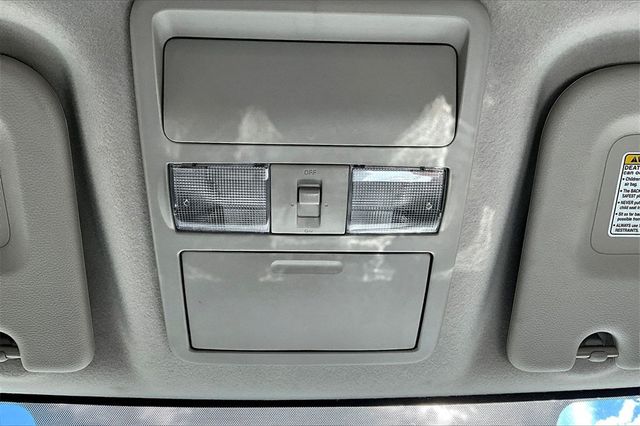 2017 Nissan NV Cargo S - 22940242 - 25