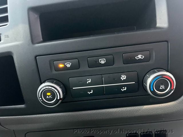 2017 Nissan NV Passenger 3500 HD S V6 - 22953615 - 12