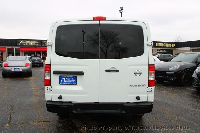 2017 Nissan NV Passenger 3500 HD S V6 - 22953615 - 4