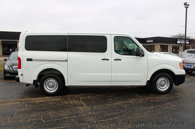 2017 Nissan NV Passenger 3500 HD S V6 - 22953615 - 6