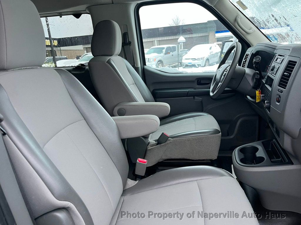 2017 NISSAN NV - Image 12