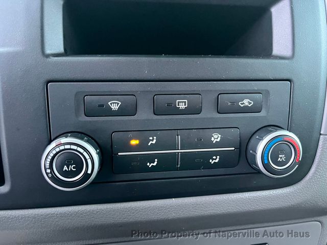 2017 Nissan NV Passenger 3500 HD S V6 - 22953616 - 12