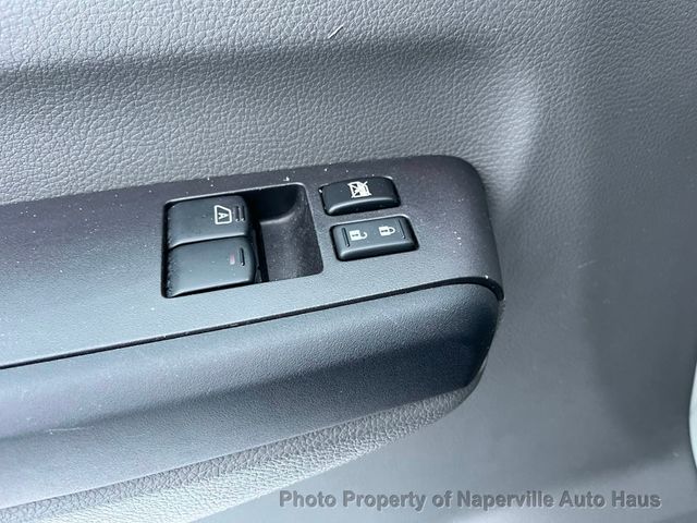 2017 Nissan NV Passenger 3500 HD S V6 - 22953616 - 15