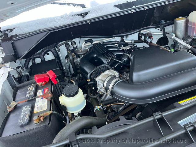 2017 Nissan NV Passenger 3500 HD S V6 - 22953616 - 23