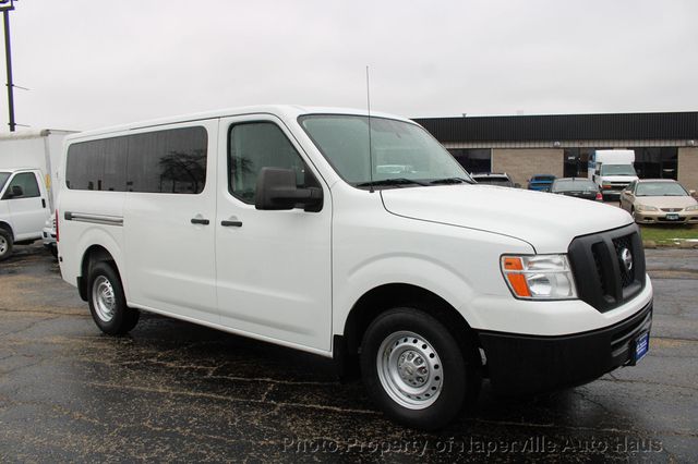 2017 Nissan NV Passenger 3500 HD S V6 - 22953616 - 27
