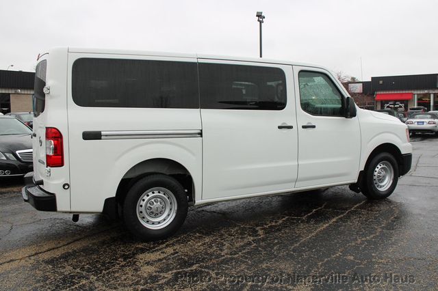 2017 Nissan NV Passenger 3500 HD S V6 - 22953616 - 2