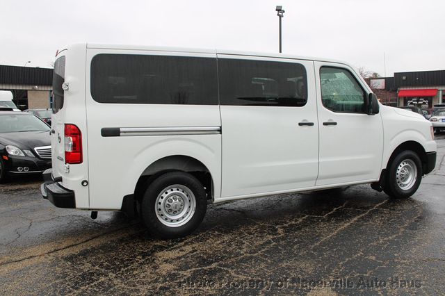 2017 Nissan NV Passenger 3500 HD S V6 - 22953616 - 32