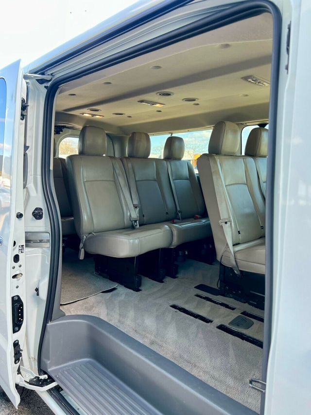 2017 Nissan NV Passenger V8 SL - 23000499 - 9