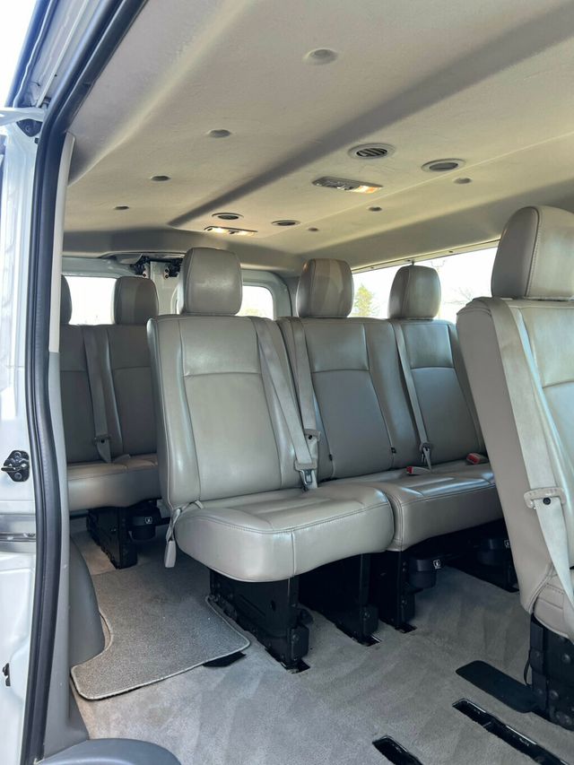 2017 Nissan NV Passenger V8 SL - 23000499 - 10