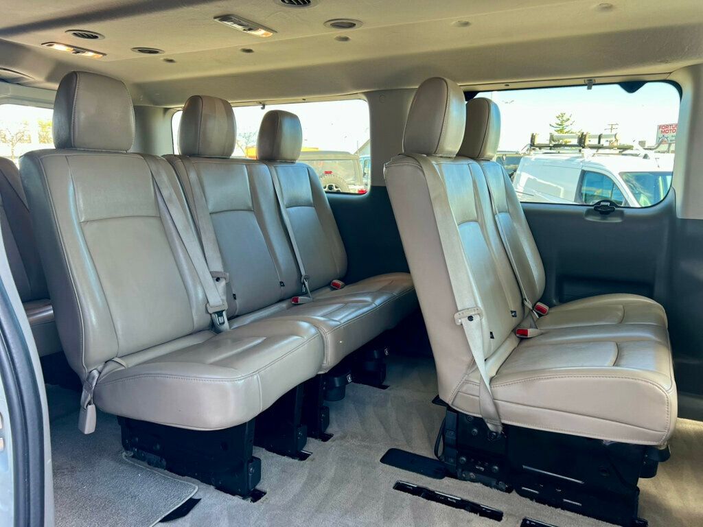 2017 Nissan NV Passenger V8 SL - 23000499 - 11