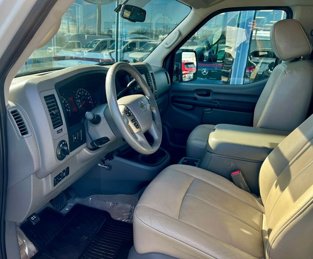 2017 Nissan NV Passenger V8 SL - 23000499 - 16
