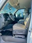 2017 Nissan NV Passenger V8 SL - 23000499 - 18