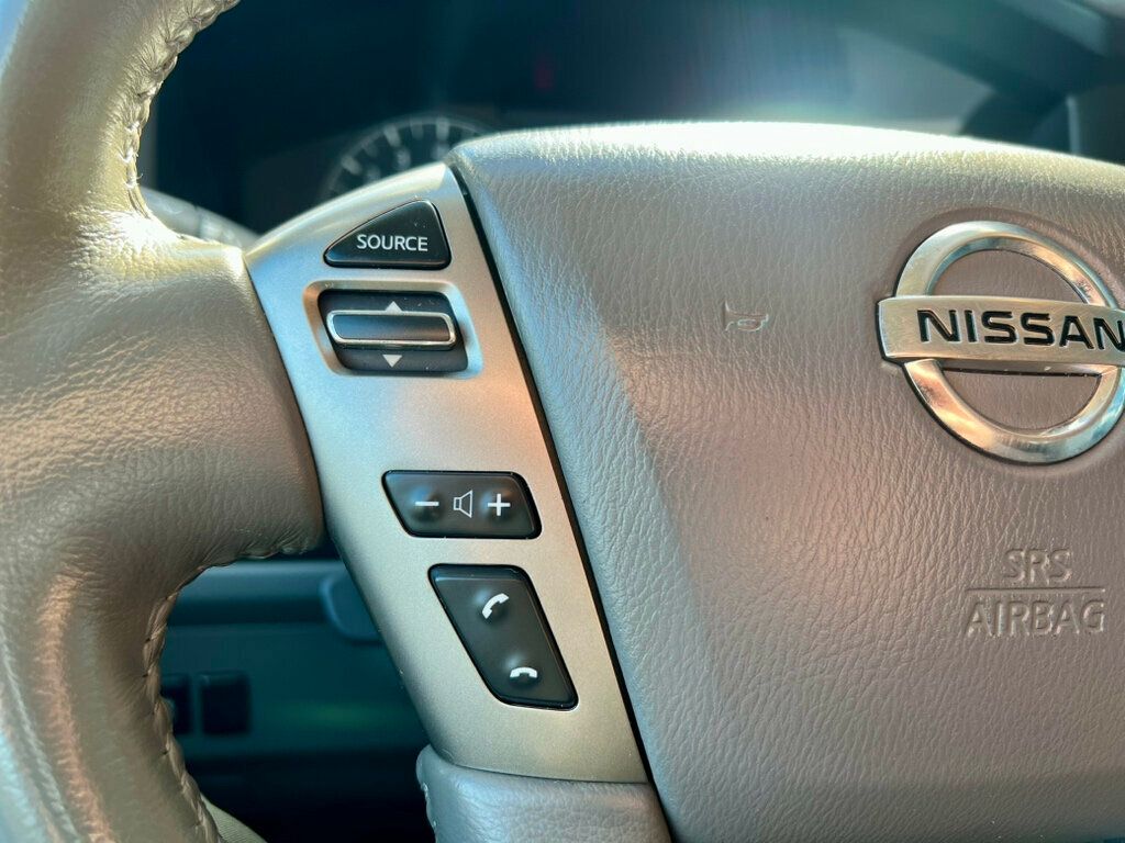 2017 Nissan NV Passenger V8 SL - 23000499 - 19