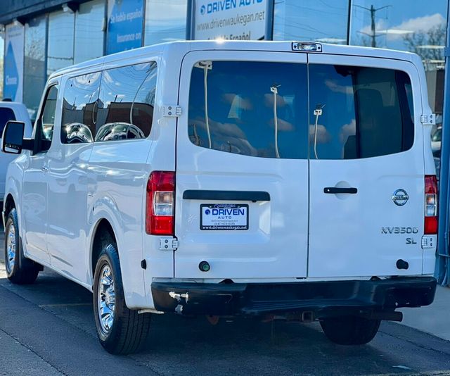 2017 Nissan NV Passenger V8 SL - 23000499 - 2