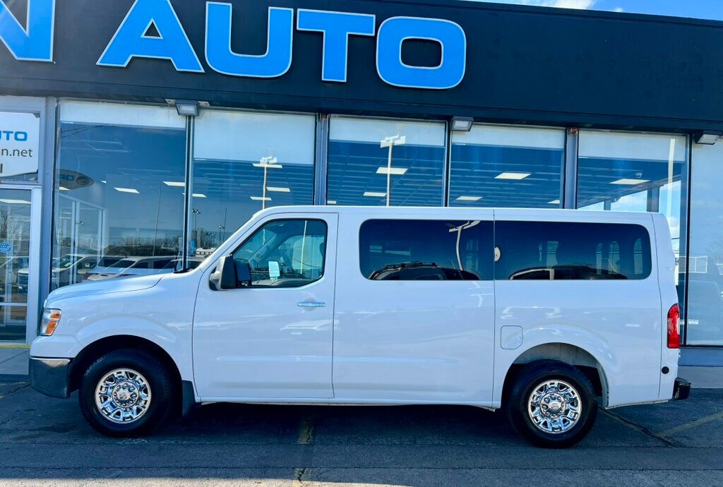 2017 Nissan NV Passenger V8 SL - 23000499 - 31