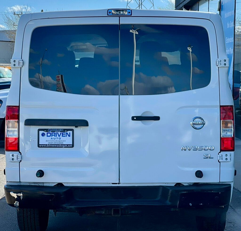 2017 Nissan NV Passenger V8 SL - 23000499 - 35