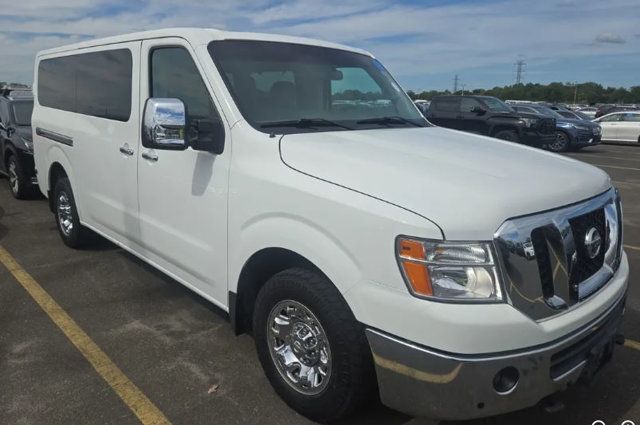 2017 Nissan NV Passenger V8 SL - 23089015 - 2